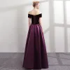 Modest / Simple Grape Bridesmaid Dresses 2018 A-Line / Princess Off-The-Shoulder Short Sleeve Floor-Length / Long Ruffle Backless Wedding Party Dresses