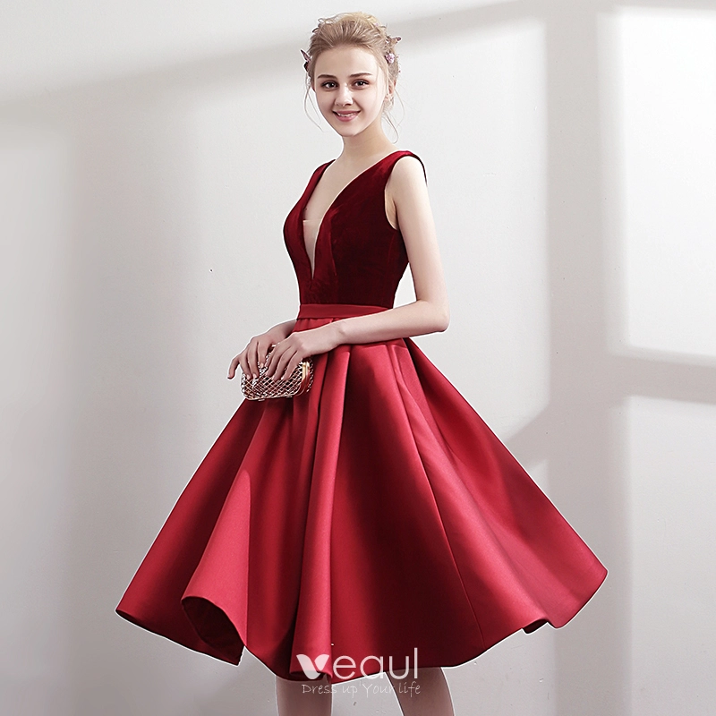 Modest Simple Burgundy Red Party Dresses 2018 A Line Princess V Neck Sleeveless Sash Knee Length Ruffle Backless Formal Dresses
