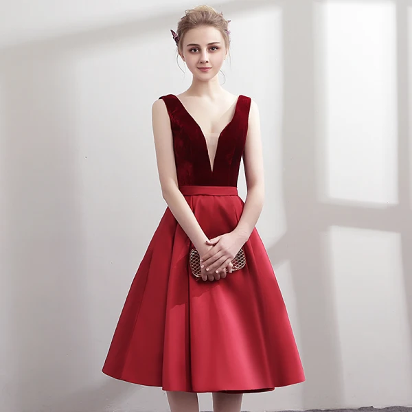 Simple Bordeaux Rouge Robe De Fete 2018 Princesse V-Cou Sans Manches Ceinture Mi-Longues Volants Dos Nu Robe De Ceremonie