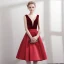 Simple Bordeaux Rouge Robe De Fete 2018 Princesse V-Cou Sans Manches Ceinture Mi-Longues Volants Dos Nu Robe De Ceremonie