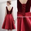 Simple Bordeaux Rouge Robe De Fete 2018 Princesse V-Cou Sans Manches Ceinture Mi-Longues Volants Dos Nu Robe De Ceremonie