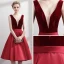 Simple Bordeaux Rouge Robe De Fete 2018 Princesse V-Cou Sans Manches Ceinture Mi-Longues Volants Dos Nu Robe De Ceremonie