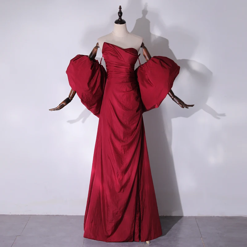 Inhabituel Bordeaux Fendue devant Satin Robe De Bal 2024 Princesse ...