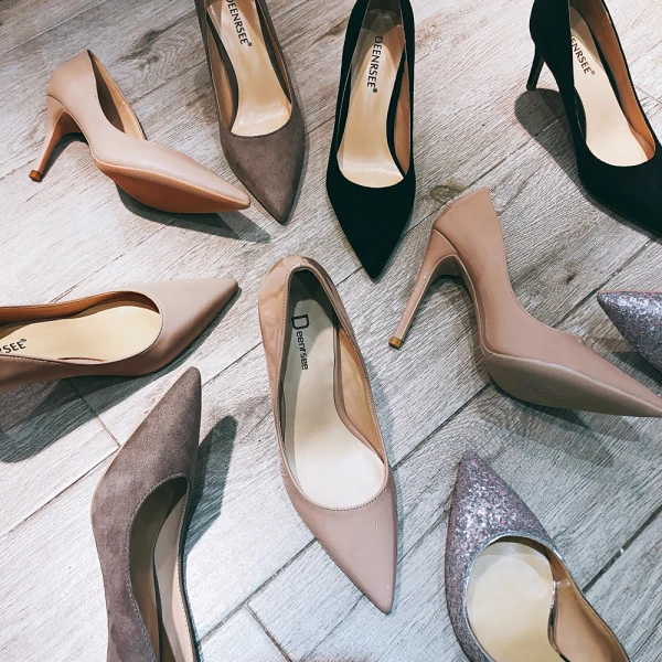 Eenvoudige Mooie / Prachtige Nude Kantoor OL Pumps 2020 Leer 10 cm Naaldhakken / Stiletto Spitse Neus Pumps