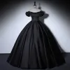 Elegant Black Prom Dresses 2022 Satin Ball Gown Off-The-Shoulder Puffy Short Sleeve Backless Floor-Length / Long Formal Dresses