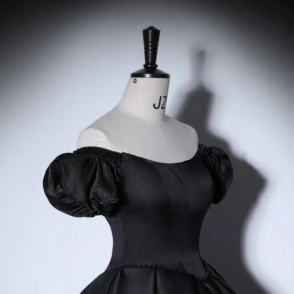 Elegant Black Prom Dresses 2022 Satin Ball Gown Off-The-Shoulder Puffy Short Sleeve Backless Floor-Length / Long Formal Dresses