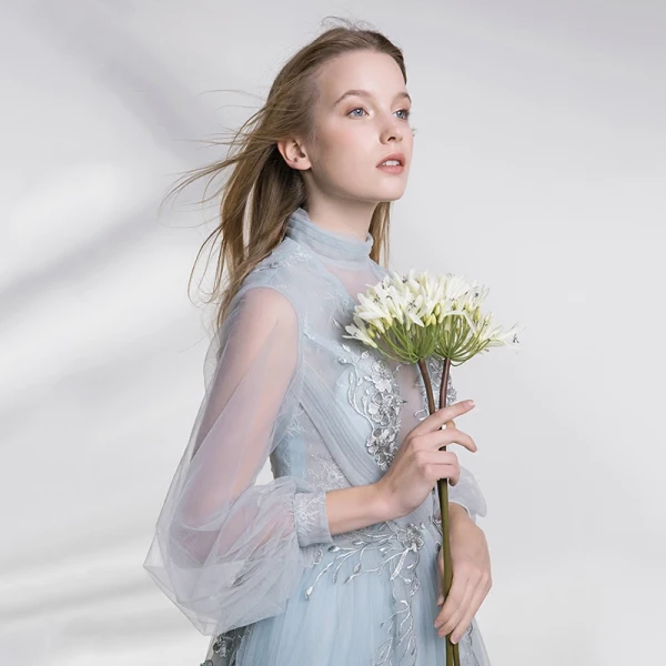 Mode Silver Aftonklänningar 2017 Prinsessa Tyll Hållare Beading Halterneck Broderade Afton Formella Klänningar