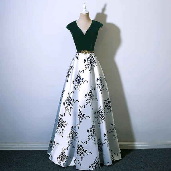 Chic / Beautiful Burgundy Evening Dresses  2018 A-Line / Princess V-Neck Floor-Length / Long Charmeuse Printing Evening Party Formal Dresses