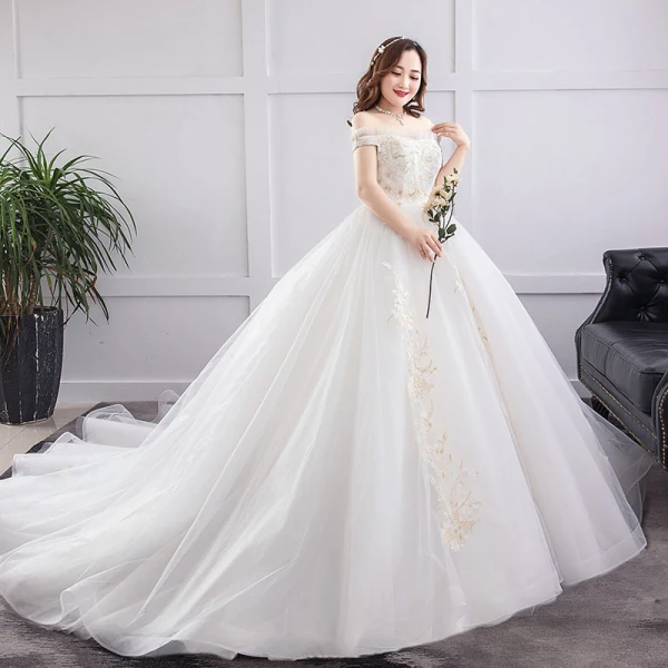 Amazing / Unique White Plus Size Ball Gown Wedding Dresses 2019 Lace Tulle Appliques Backless Embroidered Strapless Chapel Train Wedding