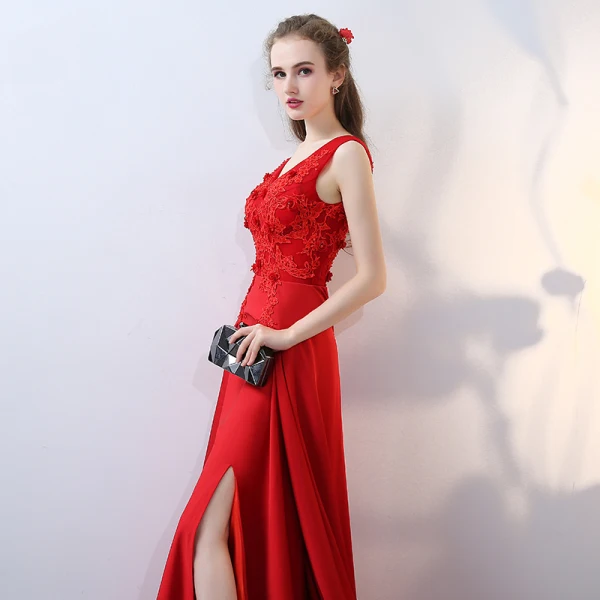 Chic / Beautiful Evening Dresses  2017 Red Crossed Straps Appliques Backless Embroidered Printing Charmeuse Lace V-Neck Cocktail Party Sleeveless A-Line / Princess Evening Party