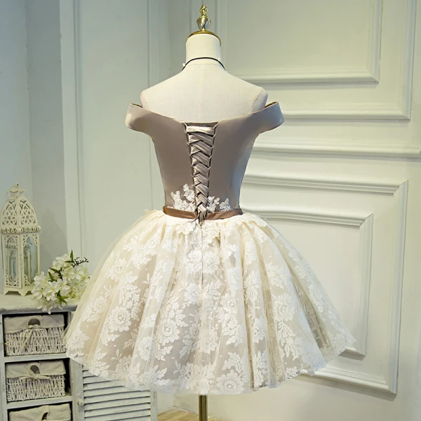 Chic / Beautiful Champagne Graduation Dresses 2018 A-Line / Princess Tulle Appliques Backless Embroidered Homecoming Formal Dresses
