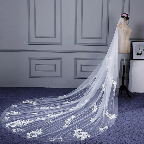 Chic / Belle Blanche Cathedral Train Mariage Appliques Fleur Tulle Voile De Mariée 2018