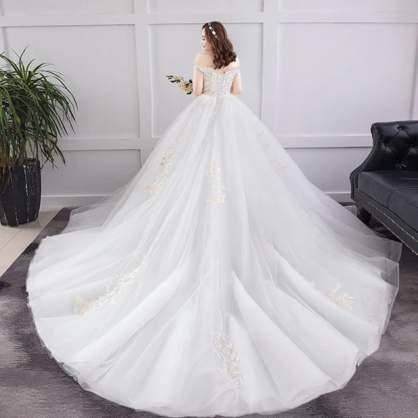 Amazing / Unique White Plus Size Ball Gown Wedding Dresses 2019 Lace Tulle Appliques Backless Embroidered Strapless Chapel Train Wedding