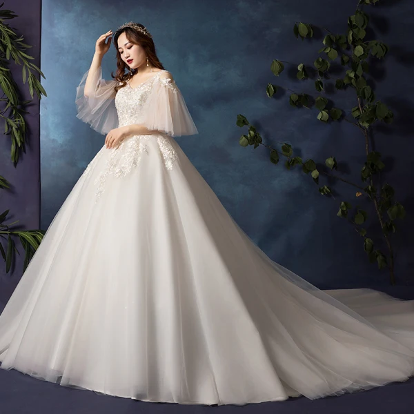 Klassisk Eleganta Vita Extra Stor Storlek Bröllopsklänningar 2019 Prinsessa Spets Tyll V-Hals Appliqués Halterneck Beading Paljetter Chapel Train