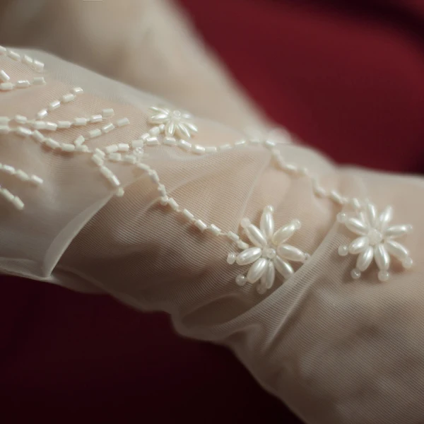 Classy Fabulous White Bridal Gloves 2020 Tulle Handmade Beading Pearl Prom Wedding Accessories