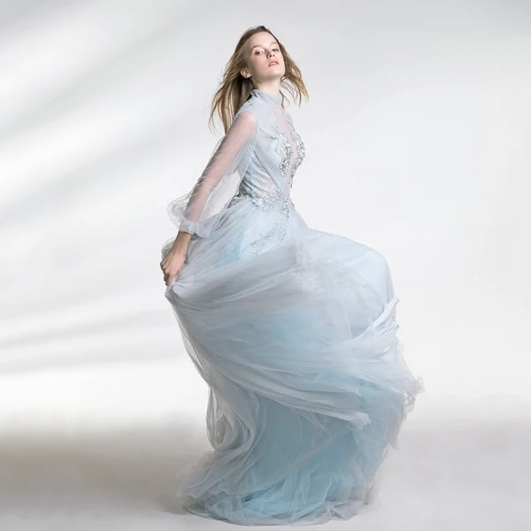 Mode Silver Aftonklänningar 2017 Prinsessa Tyll Hållare Beading Halterneck Broderade Afton Formella Klänningar