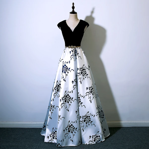 Chic / Beautiful Burgundy Evening Dresses  2018 A-Line / Princess V-Neck Floor-Length / Long Charmeuse Printing Evening Party Formal Dresses