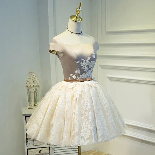 Chic / Beautiful Champagne Graduation Dresses 2018 A-Line / Princess Tulle Appliques Backless Embroidered Homecoming Formal Dresses