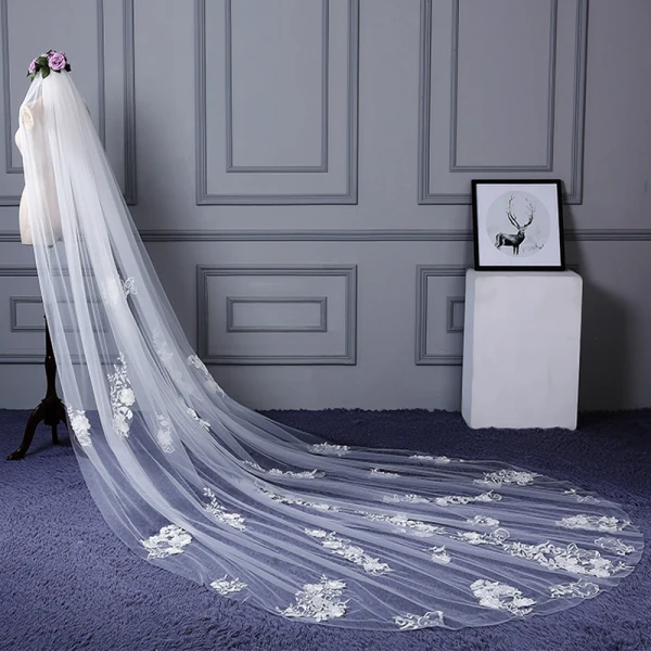 Chic / Belle Blanche Cathedral Train Mariage Appliques Fleur Tulle Voile De Mariée 2018