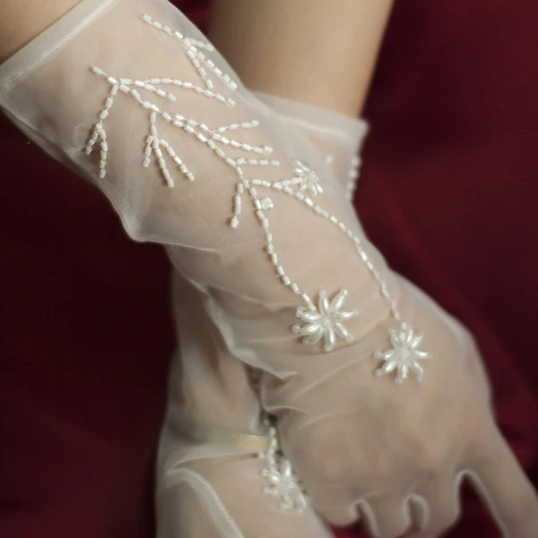 Classy Fabulous White Bridal Gloves 2020 Tulle Handmade Beading Pearl Prom Wedding Accessories