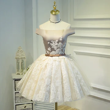 Snygga Fina Champagne Studentklänningar 2018 Prinsessa Tyll Appliqués Halterneck Broderade Hemkomst Formella Klänningar