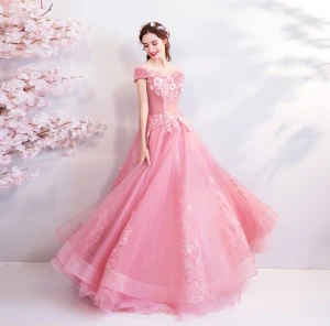 Blomma Fe Godis Rosa Långa Balklänningar 2018 Balklänning Tyll Axelbandslös Appliqués Halterneck Beading Bal Aftonklänningar