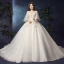 Klassisk Eleganta Vita Extra Stor Storlek Bröllopsklänningar 2019 Prinsessa Spets Tyll V-Hals Appliqués Halterneck Beading Paljetter Chapel Train