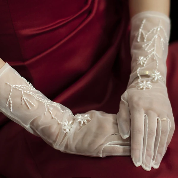 Classy Fabulous White Bridal Gloves 2020 Tulle Handmade Beading Pearl Prom Wedding Accessories