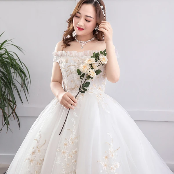 Amazing / Unique White Plus Size Ball Gown Wedding Dresses 2019 Lace Tulle Appliques Backless Embroidered Strapless Chapel Train Wedding
