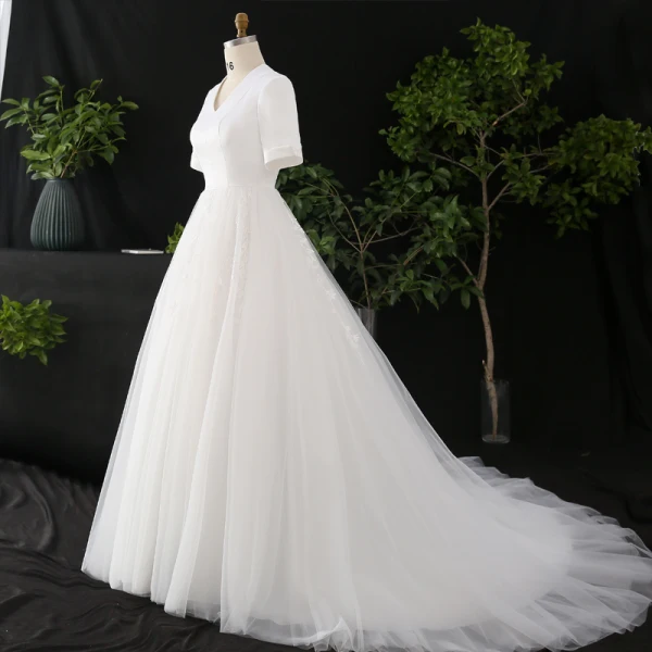 Vintage Weiß Plus Größe Brautkleider / Hochzeitskleider 2021 A Linie V-Ausschnitt Kurze Ärmel Rückenfreies Handgefertigt Kapelle-Schleppe Hochzeit