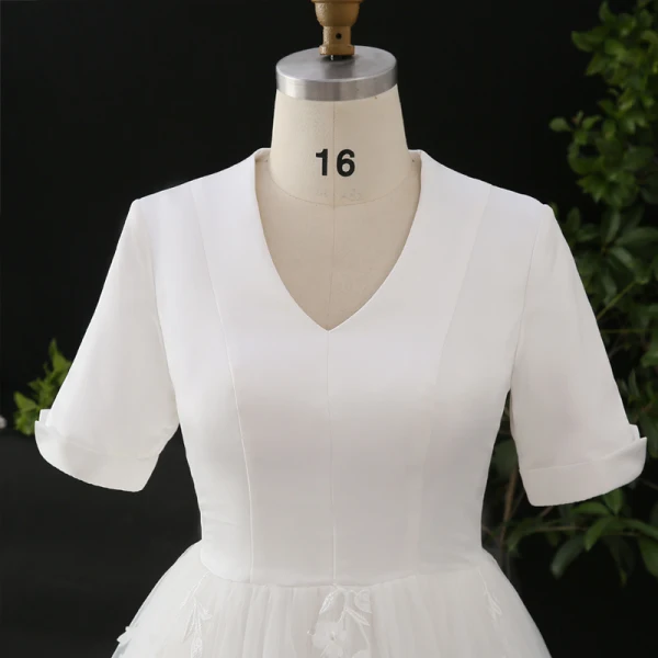 Vintage Weiß Plus Größe Brautkleider / Hochzeitskleider 2021 A Linie V-Ausschnitt Kurze Ärmel Rückenfreies Handgefertigt Kapelle-Schleppe Hochzeit