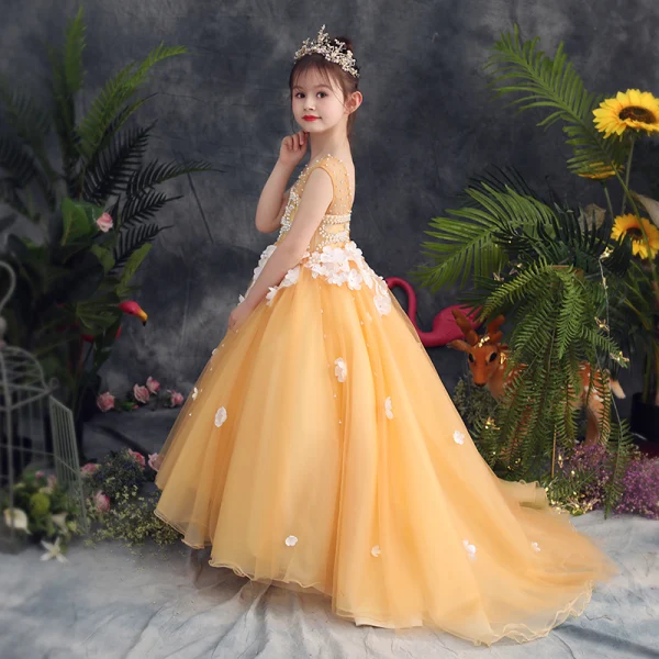 Lovely Gold Flower Girl Dresses 2019 A-Line / Princess Scoop Neck Sleeveless Appliques Flower Pearl Rhinestone Sweep Train Ruffle Backless Wedding Party Dresses