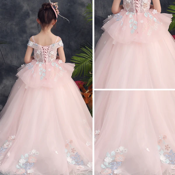 Schöne Pearl Rosa Blumenmädchenkleider 2019 Ballkleid Off Shoulder Spaghettiträger Kurze Ärmel Applikationen Spitze Perle Perlenstickerei Sweep / Pinsel Zug Rüschen Rückenfreies Kleider Für Hochzeit