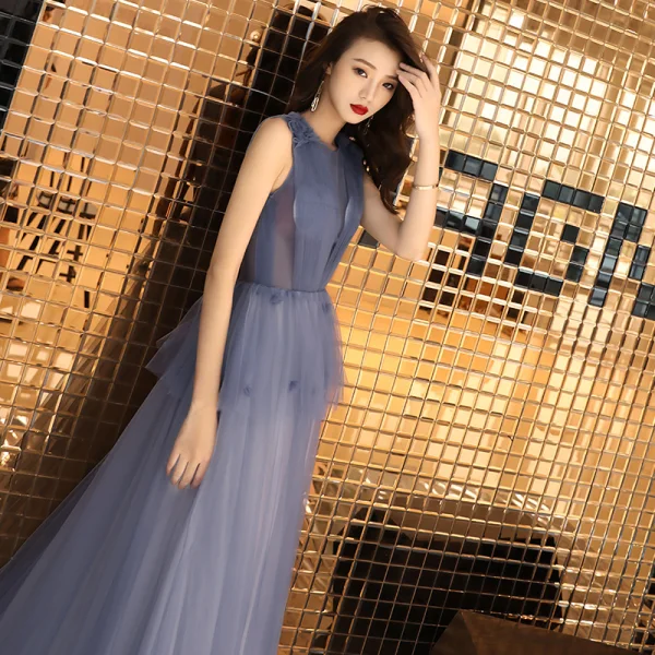 Chic Bleu Ciel Transparentes Robe De Soirée 2019 Princesse Encolure Dégagée Sans Manches Appliques Fleur Train De Balayage Volants Dos Nu Robe De Ceremonie