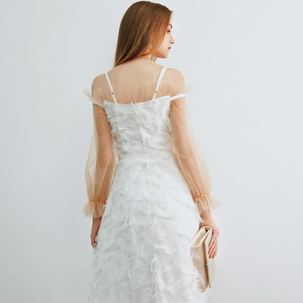 Chic / Belle Ivoire de retour Robe De Graduation 2019 Princesse De l'épaule Bretelles Spaghetti Gonflée Manches Longues Appliques En Dentelle Thé Longueur Dos Nu Robe De Ceremonie