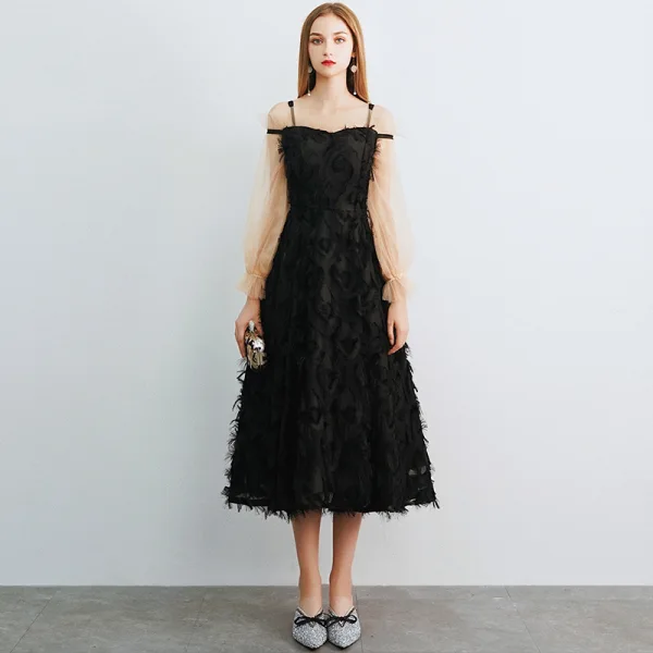 Chic / Belle Ivoire de retour Robe De Graduation 2019 Princesse De l'épaule Bretelles Spaghetti Gonflée Manches Longues Appliques En Dentelle Thé Longueur Dos Nu Robe De Ceremonie