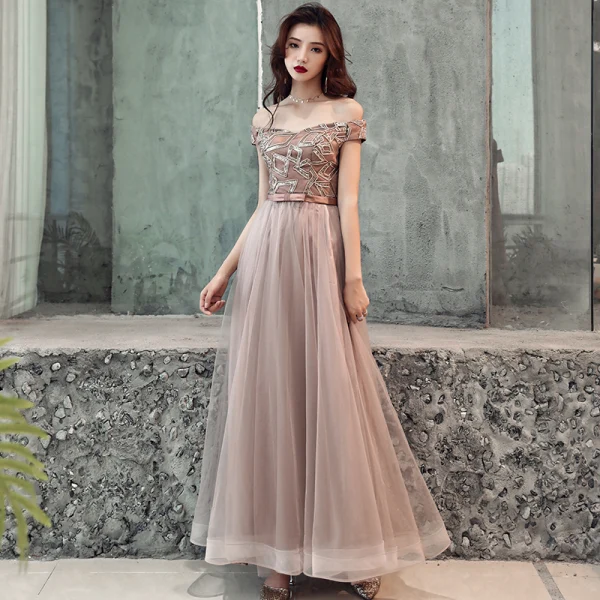 Abordable Chocolat Robe De Soirée 2019 Princesse De l'épaule Manches Courtes Appliques En Dentelle Noeud Ceinture Longue Volants Dos Nu Robe De Ceremonie