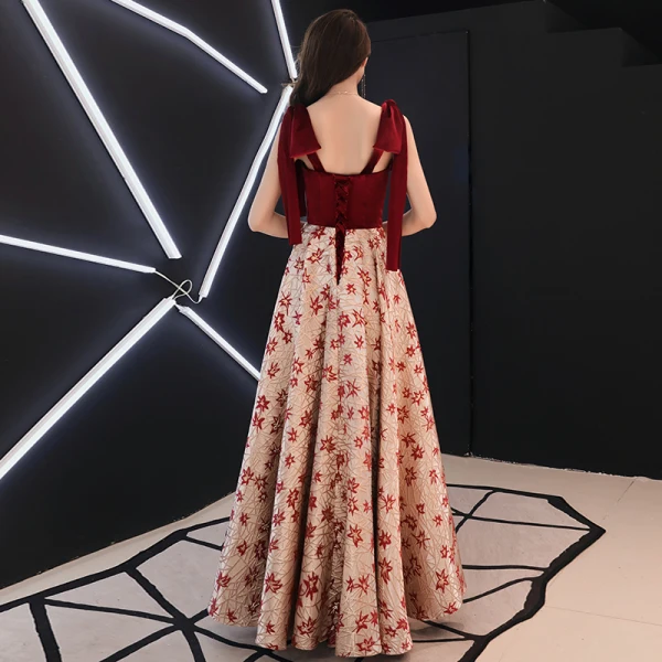 Moderne / Mode Bordeaux Robe De Soirée 2019 Princesse épaules Sans Manches Brodé Fleur Longue Volants Dos Nu Robe De Ceremonie