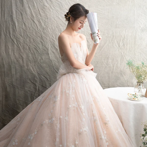 Luksus Champagne Brudekjoler 2019 Ballkjole Kjæreste Uten Ermer Ryggløse Appliques Blonder Beading Glitter Tyll Cathedral Train Buste