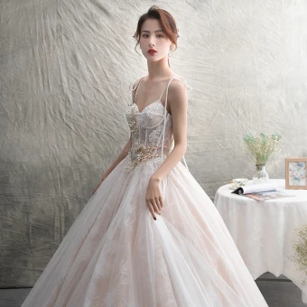 Chic Belle Champagne Robe De Mariée 2019 Princesse Bretelles Spaghetti Sans Manches Dos Nu Appliques En Dentelle Perle Perlage Chapel Train Volants