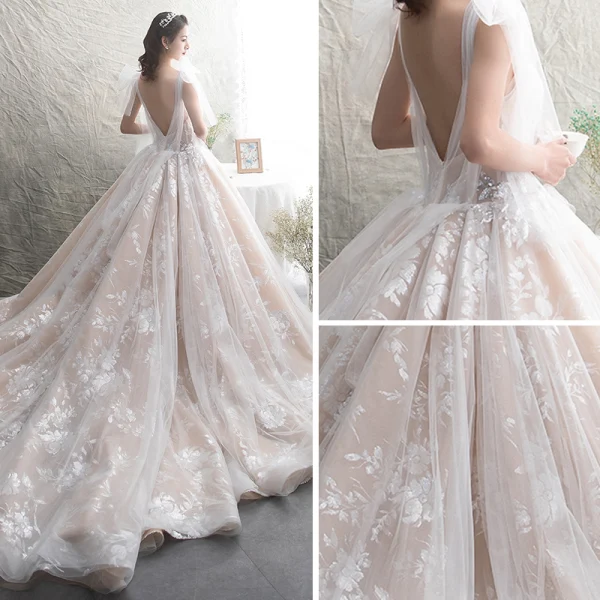 Schöne Champagner Durchsichtige Brautkleider / Hochzeitskleider 2019 A Linie Rundhalsausschnitt Ärmellos Rückenfreies Glanz Applikationen Spitze Kapelle-Schleppe Rüschen