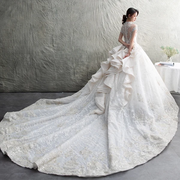 Luxus / Herrlich Ivory / Creme Durchsichtige Brautkleider / Hochzeitskleider 2019 Ballkleid Stehkragen Kurze Ärmel Rückenfreies Applikationen Spitze Strass Perlenstickerei Glanz Tülle Kathedrale Schleppe Rüschen