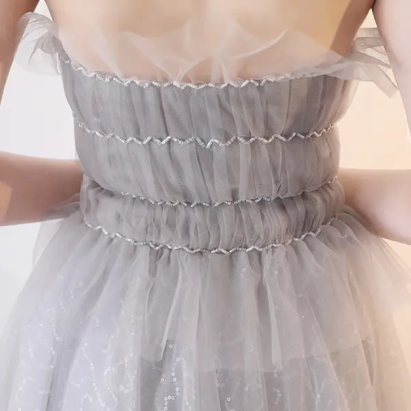 Elegant Grey Homecoming Graduation Dresses 2019 A-Line / Princess Strapless Sleeveless Glitter Tulle Knee-Length Ruffle Backless Formal Dresses