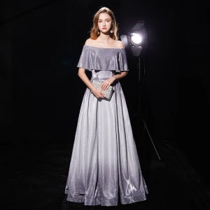 Stjernehimmelen Grå Selskapskjoler 2019 Prinsesse Av Skulderen Korte Ermer Sash Lange Buste Ryggløse Glitter Polyester Formelle Kjoler