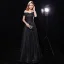 Sternenklarer Himmel Schwarz Abendkleider 2019 A Linie Off Shoulder Kurze Ärmel Stoffgürtel Glanz Polyester Lange Rüschen Rückenfreies Festliche Kleider