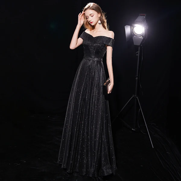 Sternenklarer Himmel Schwarz Abendkleider 2019 A Linie Off Shoulder Kurze Ärmel Stoffgürtel Glanz Polyester Lange Rüschen Rückenfreies Festliche Kleider