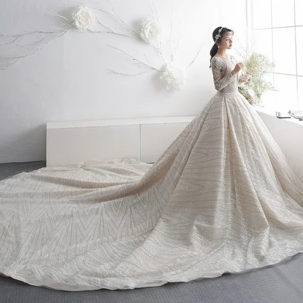 Luxus / Herrlich Champagner Durchsichtige Brautkleider / Hochzeitskleider 2019 A Linie Eckiger Ausschnitt Lange Ärmel Perlenstickerei Glanz Tülle Kathedrale Schleppe Rüschen