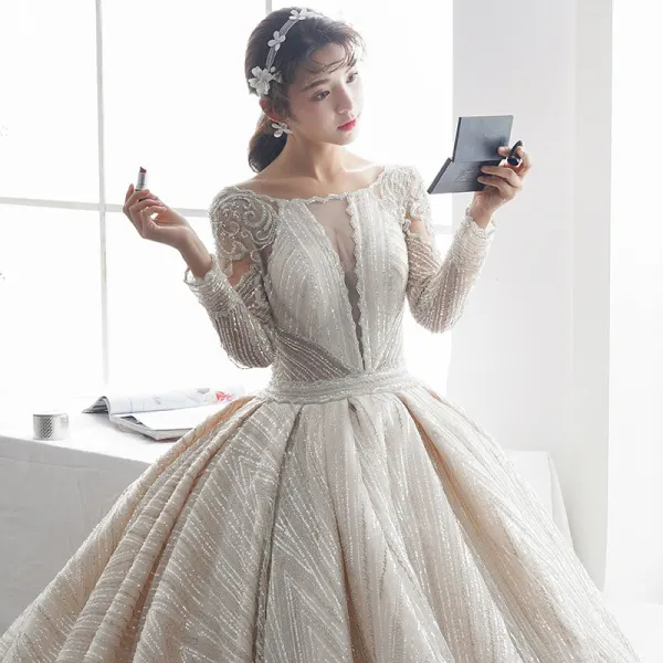 Luxus / Herrlich Champagner Durchsichtige Brautkleider / Hochzeitskleider 2019 A Linie Eckiger Ausschnitt Lange Ärmel Perlenstickerei Glanz Tülle Kathedrale Schleppe Rüschen