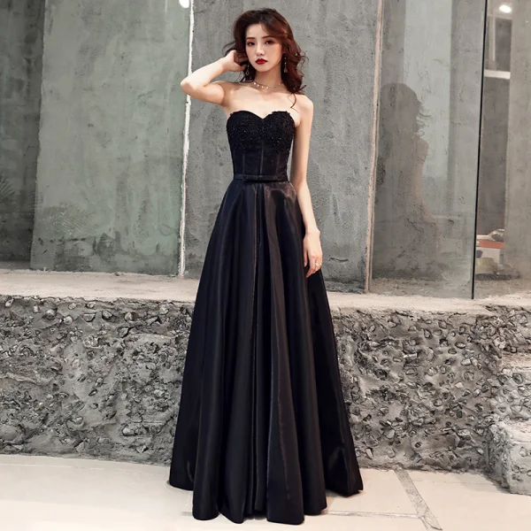 Elegant Svart Satin Selskapskjoler 2019 Prinsesse Kjæreste Uten Ermer Beading Sløyfe Sash Feie Tog Buste Ryggløse Formelle Kjoler
