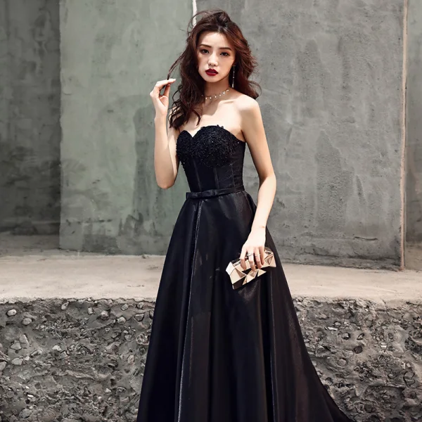 Elegant Svart Satin Selskapskjoler 2019 Prinsesse Kjæreste Uten Ermer Beading Sløyfe Sash Feie Tog Buste Ryggløse Formelle Kjoler
